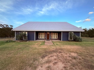 305 Goertz Dr, Red Rock, TX 78662