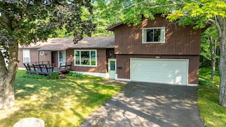 46396 Maple St, Dodgeville, MI 49921