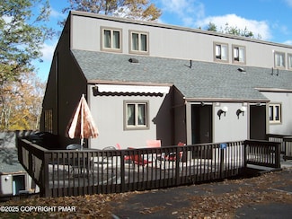 31 Middle Village Way, Tannersville, PA 18372