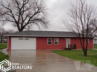 3048 Rutledge Ave, Cedar, IA 52543