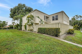 12073 Regal Ct W, Wellington, FL 33414