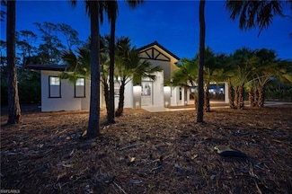 2401 Coach House Ln, Naples, FL 34105