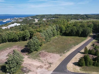 4480 Sunset View Ln, Petoskey, MI 49770
