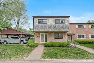 1610 Chippewa Trail Unit 21205, Wheeling, IL 60090