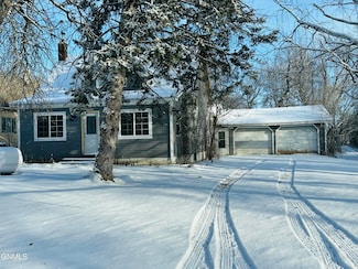 302 Ellsworth St, Luverne, ND 58056