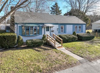 37 N Cornell Ave, Warren, RI 02885