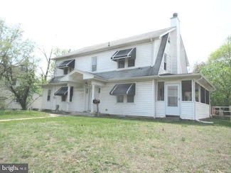 124 Warwick Rd S, Lawnside, NJ 08045