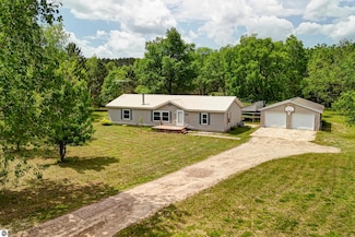 1227 Darke Rd, Kalkaska, MI 49646