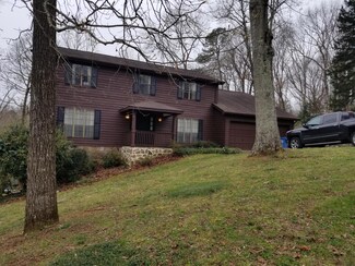1812 Colonial Shores Dr, Hixson, TN 37343