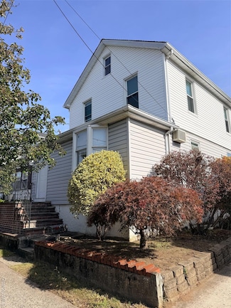 30 Mckinley Ave Unit Upper Unit, Franklin Square, NY 11010