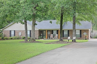 329 Regal Oaks Cir, White Hall, AR 71602