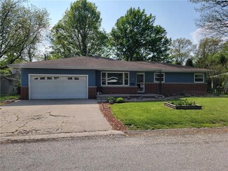 1019 S Washington St, Sullivan, IL 61951