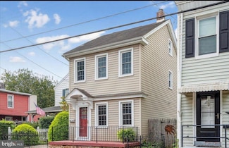 54 Chestnut St, Pottstown, PA 19464