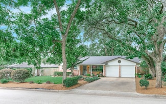1103 Hillcrest Dr, Conroe, TX 77301