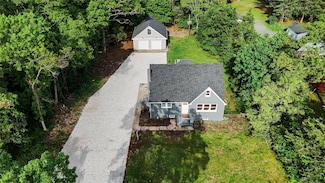 381 Wading River Rd, Manorville, NY 11949