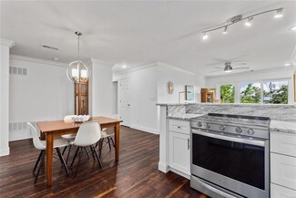 950 E Rue de La Banque Unit 301, Saint Louis, MO 63141