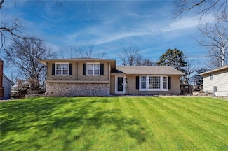 7924 Roe Ave, Prairie Village, KS 66208