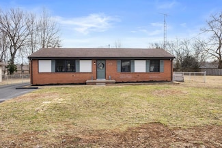 214 Magnolia Dr, Hopkinsville, KY 42240