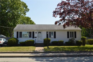 426 Strawberry Field Rd, Warwick, RI 02886