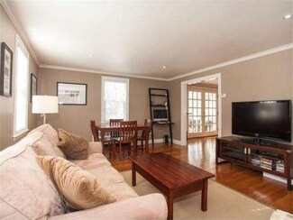 47 Cottage St, Wellesley, MA 02482