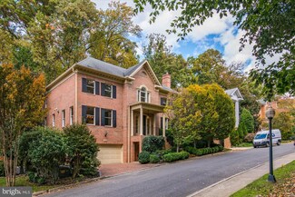 4115 Parkglen Ct NW, Washington, DC 20007