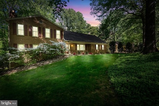 6005 Makely Dr, Fairfax Station, VA 22039