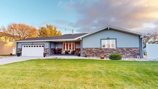 208 Apache Dr, Lexington, NE 68850