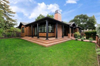 225 Lincoln Ave, Palo Alto, CA 94301