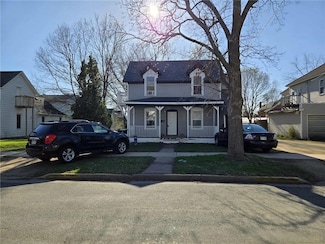 913 8th St E Unit 1 & 2, Menomonie, WI 54751