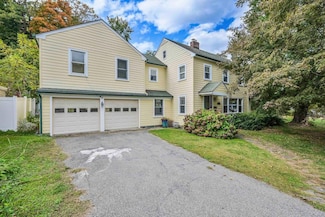 30 Violet Place, Rhinebeck, NY 12572