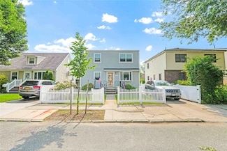 4911 168th St, Fresh Meadows, NY 11365