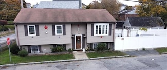 100 N Rocliffe St, Fall River, MA 02723