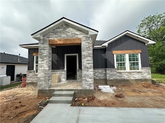 705 Waco St, Bryan, TX 77803