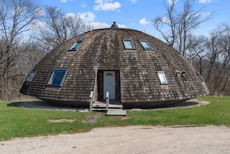 2569 N 46th Rd, Somonauk, IL 60552