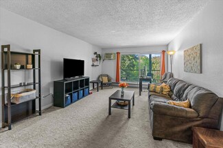 1700 Four Oaks Rd Unit 241, Saint Paul, MN 55121