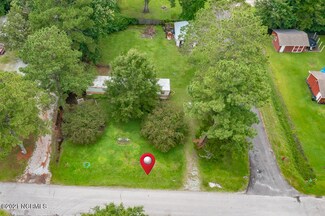 702 Maple Ave, Maysville, NC 28555