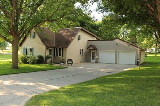 1112 W Fairview Ave, Olivia, MN 56277