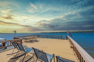 110 Oak Creek Dr, Tool, TX 75143