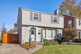 2158 Lennon St, Grosse Pointe Woods, MI 48236