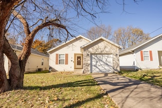 1929 N Hillcrest Ave, Springfield, MO 65802