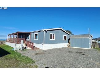 94120 Strahan St Unit 3, Gold Beach, OR 97444
