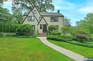 175 Unadilla Rd, Ridgewood, NJ 07450