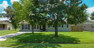 6021 Hilltop Ln E, Lakeland, FL 33809