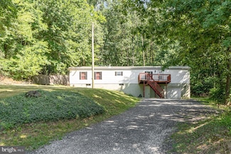 737 Race Track Rd, Abbottstown, PA 17301