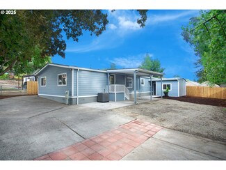 4670 SE Roethe Rd, Milwaukie, OR 97267