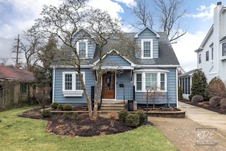 491 S Julian St, Naperville, IL 60540