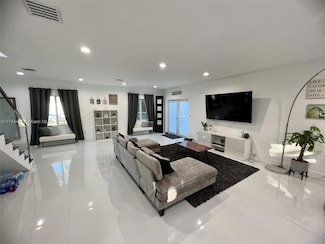 1453 NW 70th St, Miami, FL 33147