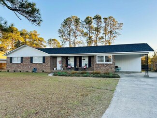 814 Georgia Dr, Tifton, GA 31794