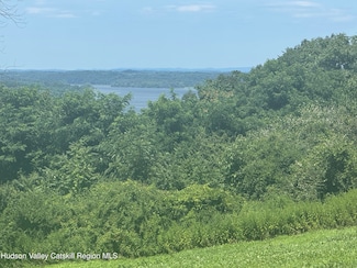 148 Mt Merino Rd, Hudson, NY 12534