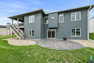 5604 E Daybreak Cir, Sioux Falls, SD 57110